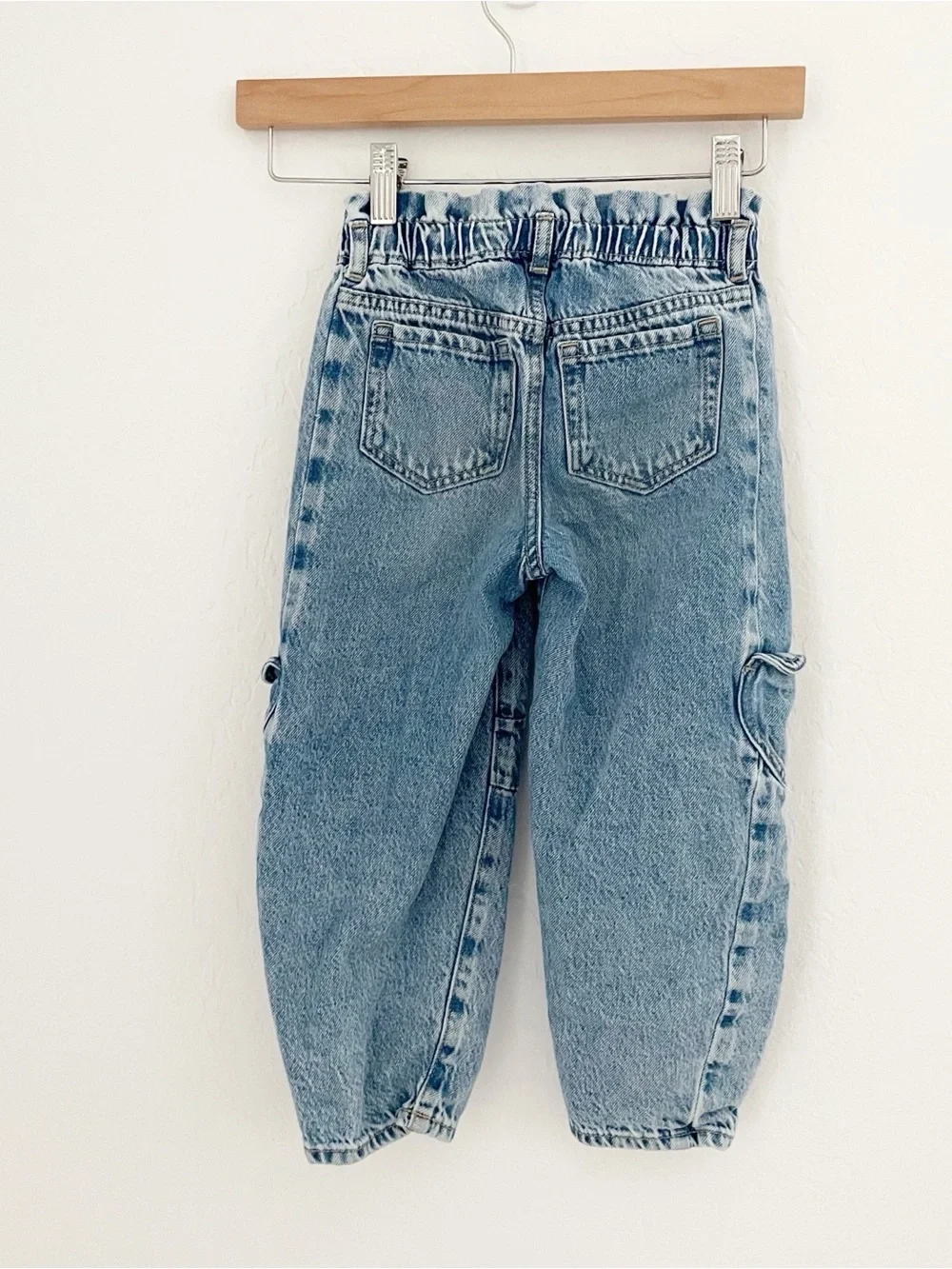 GAP girl paper